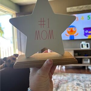Rae Dunn White Star #1 Mom Plaque with Brown Base